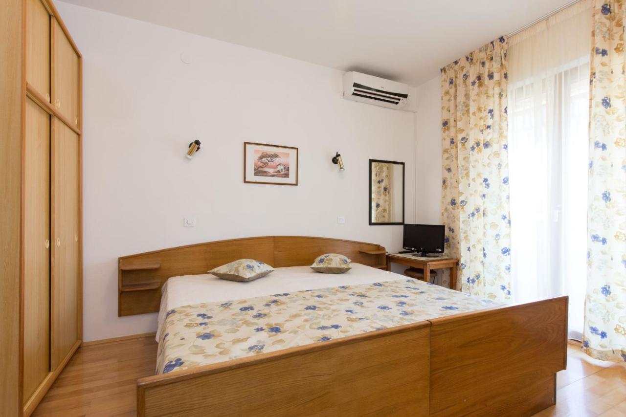 Apartment & Room Dinka, Krk Krk Town Dış mekan fotoğraf