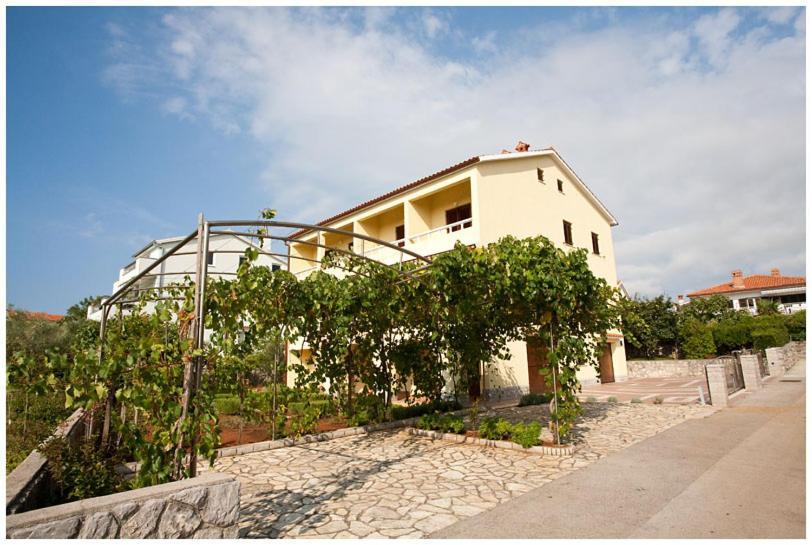 Apartment & Room Dinka, Krk Krk Town Dış mekan fotoğraf