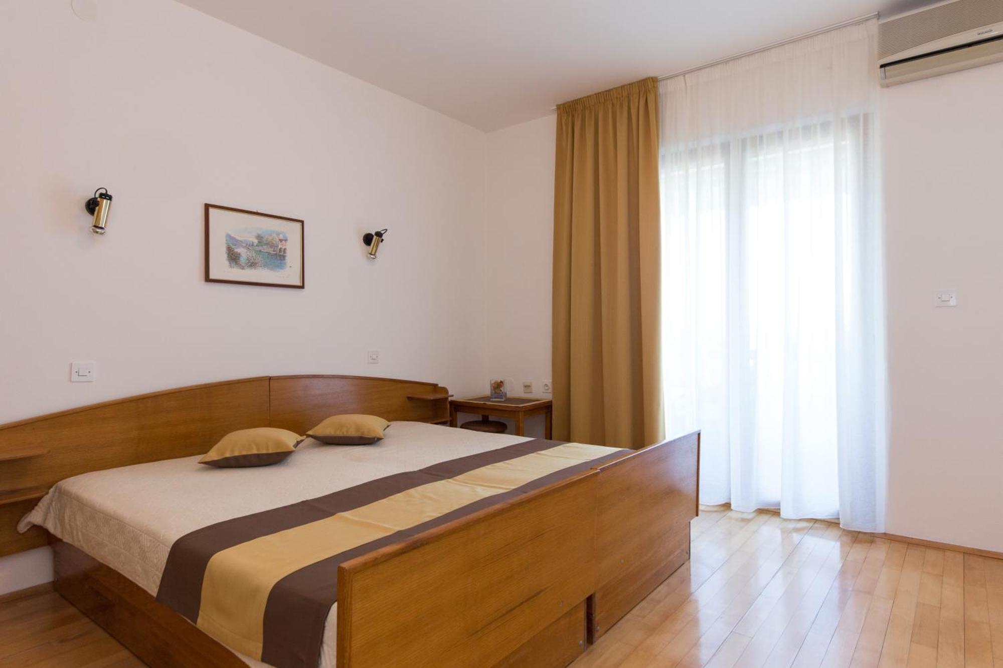 Apartment & Room Dinka, Krk Krk Town Oda fotoğraf