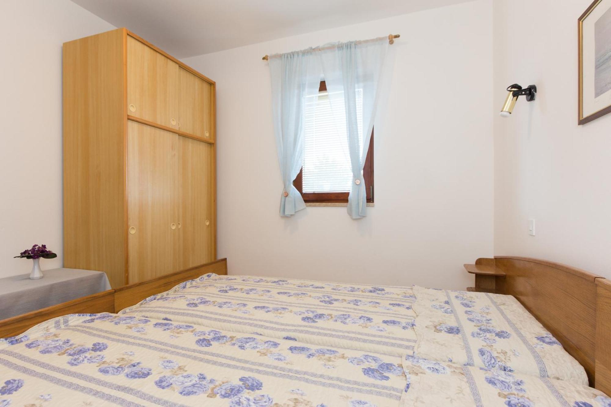 Apartment & Room Dinka, Krk Krk Town Oda fotoğraf